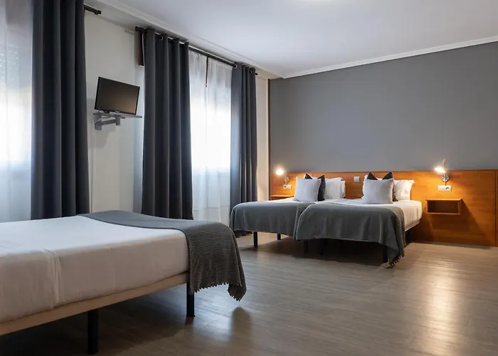 Hotel & Carlos Desde 1996